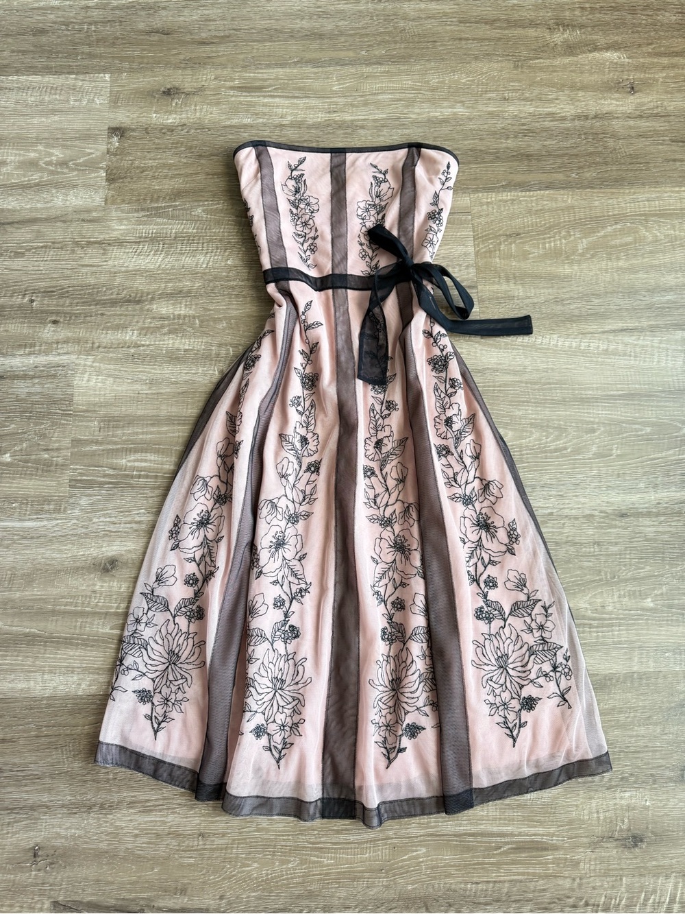 BCBG MAXAZRIA strapless dress